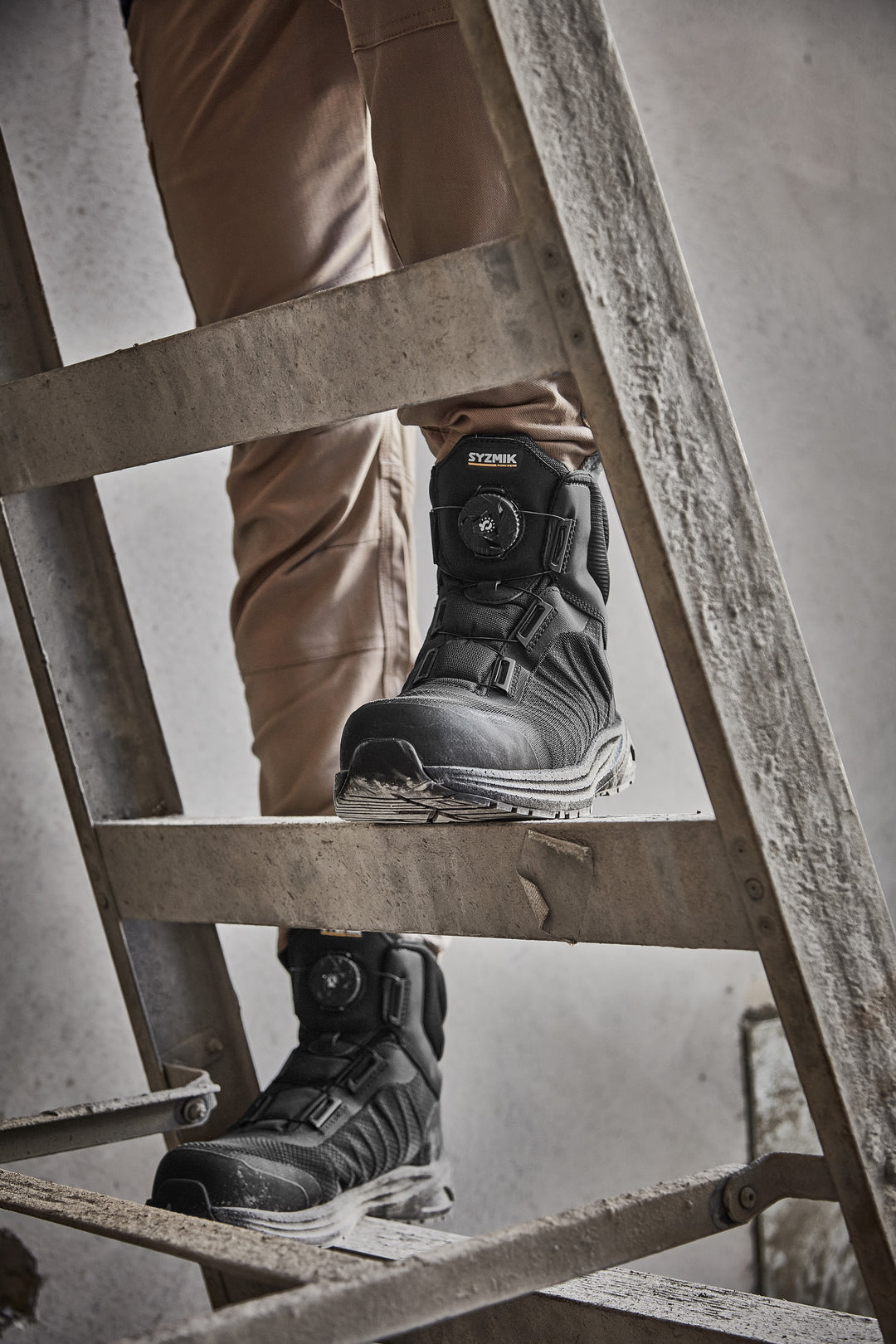 Syzmik Ultralite Freelock Mid Safety Boots
