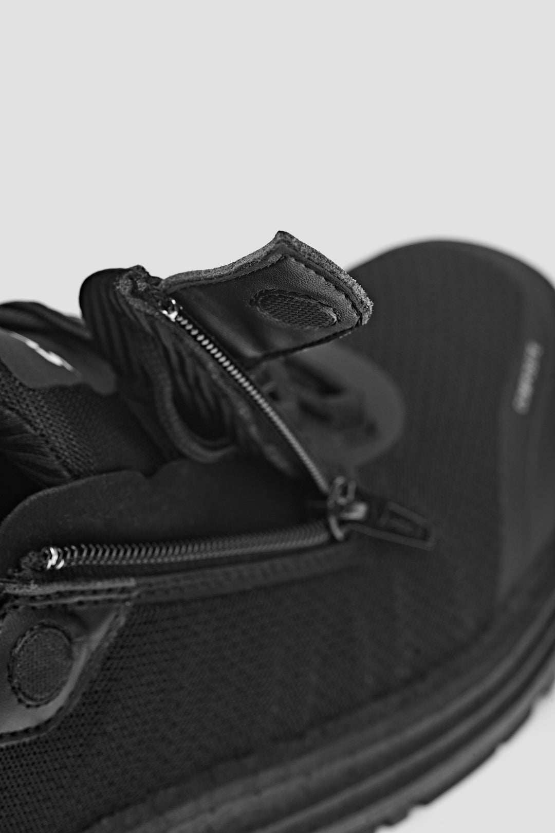 Syzmik Ultralite Lo Zip Safety Shoe